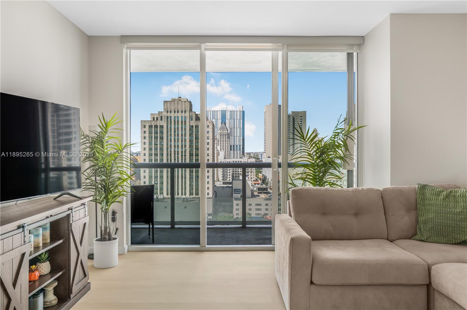 image 50 Biscayne Condominium6