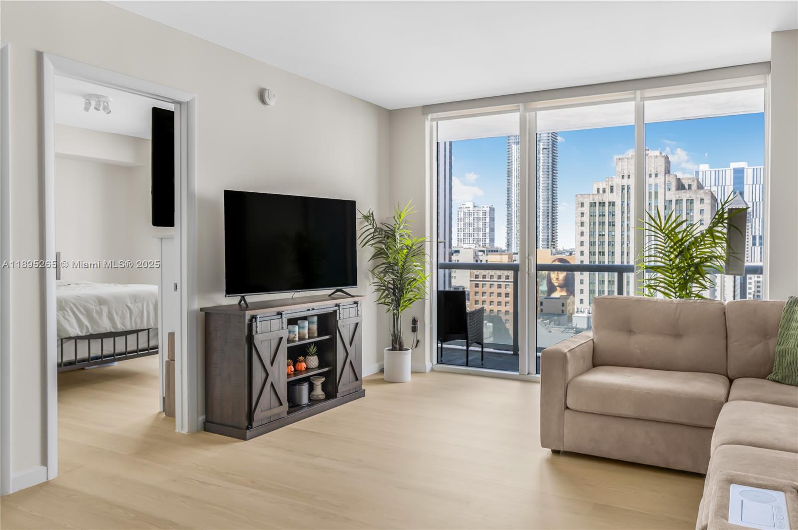 image 50 Biscayne Condominium7