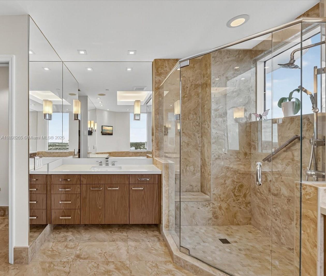 21200 Point Pl #PH 1 (2804) Aventura, FL 33180