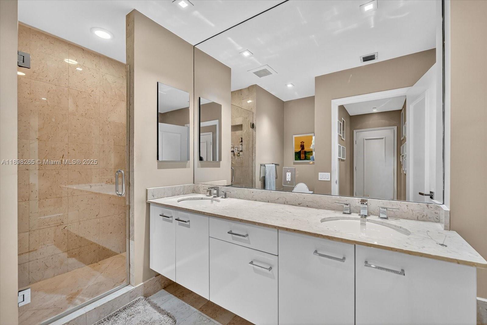 21200 Point Pl #PH 1 (2804) Aventura, FL 33180