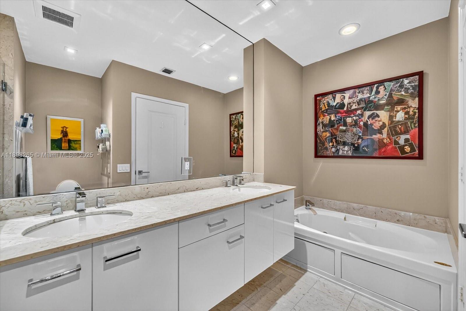 21200 Point Pl #PH 1 (2804) Aventura, FL 33180