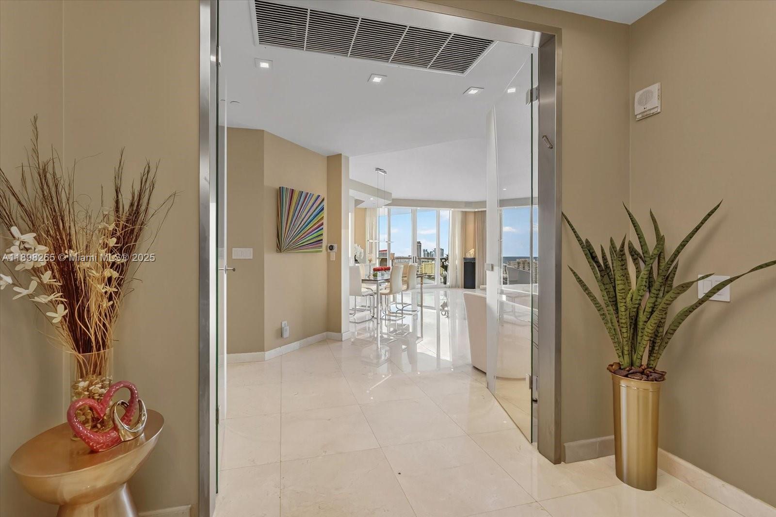 21200 Point Pl #PH 1 (2804) Aventura, FL 33180