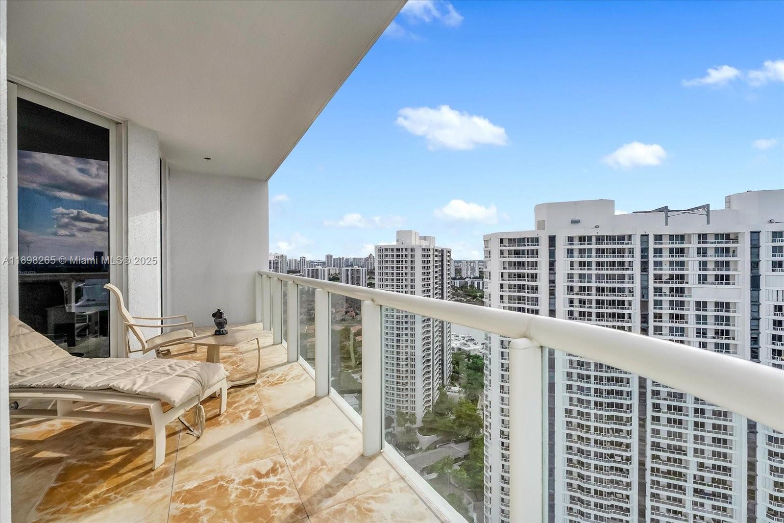 21200 Point Pl #PH 1 (2804) Aventura, FL 33180