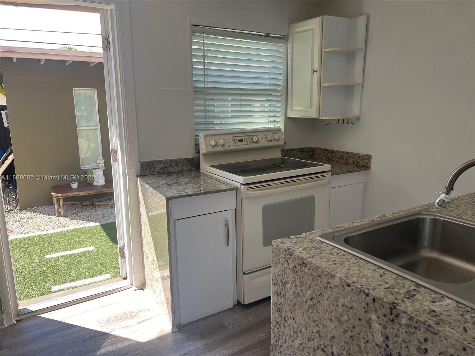 842 SW 12th Ave #7 Miami, FL 33130