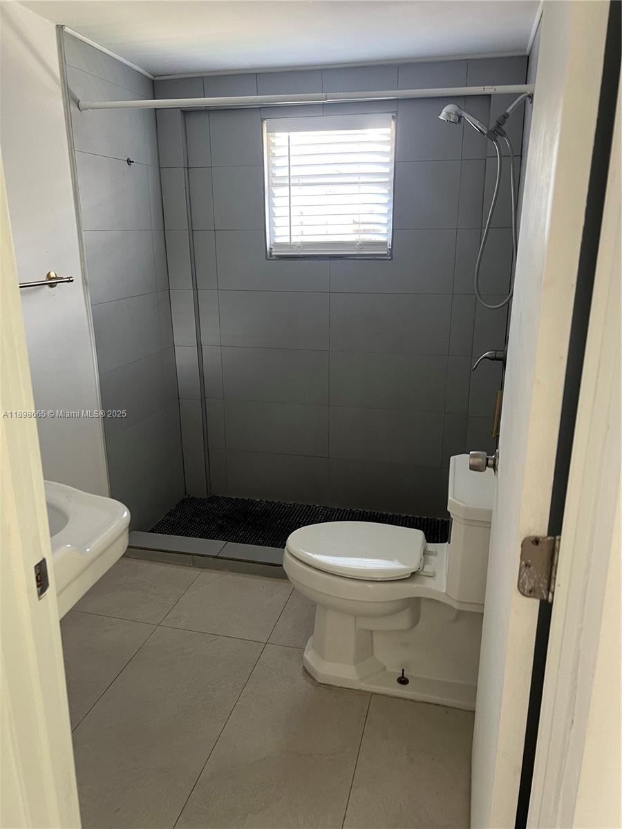 842 SW 12th Ave #7 Miami, FL 33130