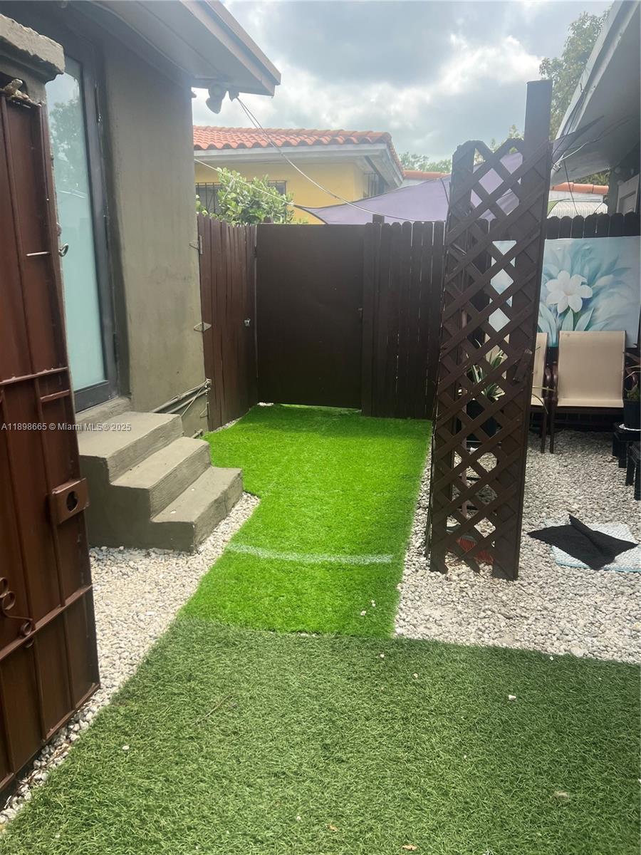 842 SW 12th Ave #7 Miami, FL 33130