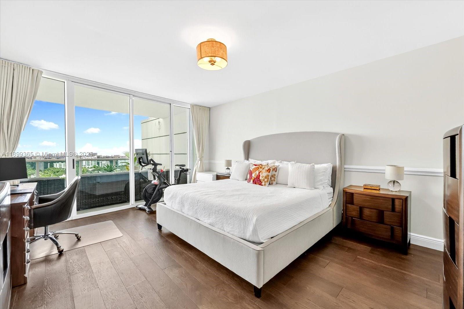 image Bristol Tower Condo23