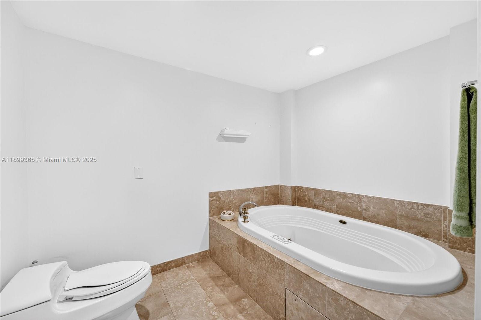 image Bristol Tower Condo29