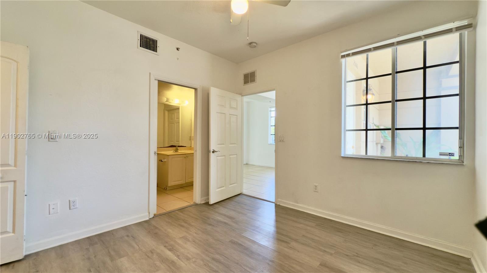 2000 Freeport Ln #4107 Riviera Beach, FL 33404