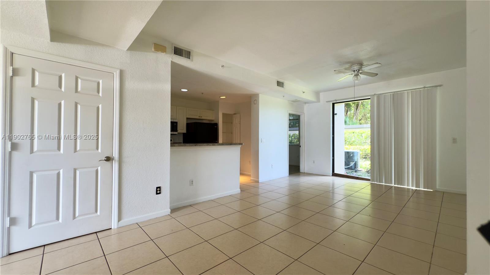 2000 Freeport Ln #4107 Riviera Beach, FL 33404