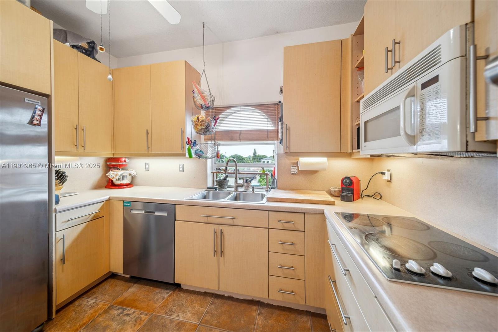 9008 Collins Ave #402 Surfside, FL 33154