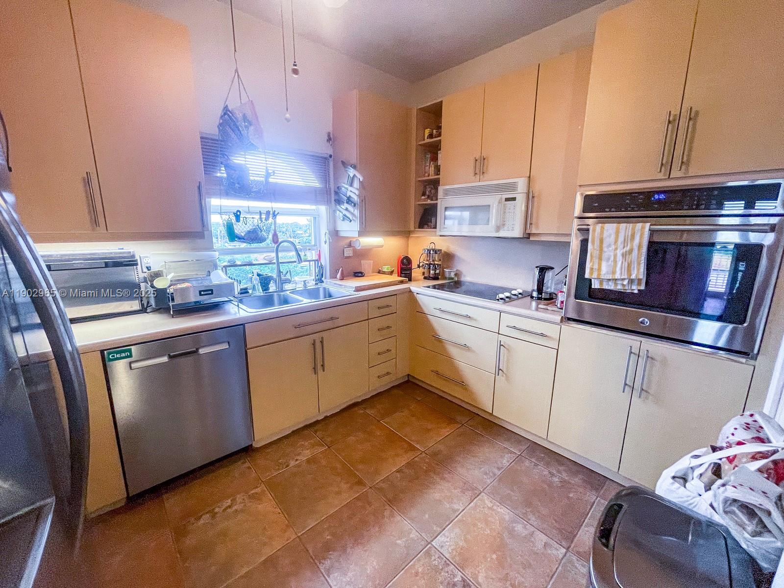 9008 Collins Ave #402 Surfside, FL 33154