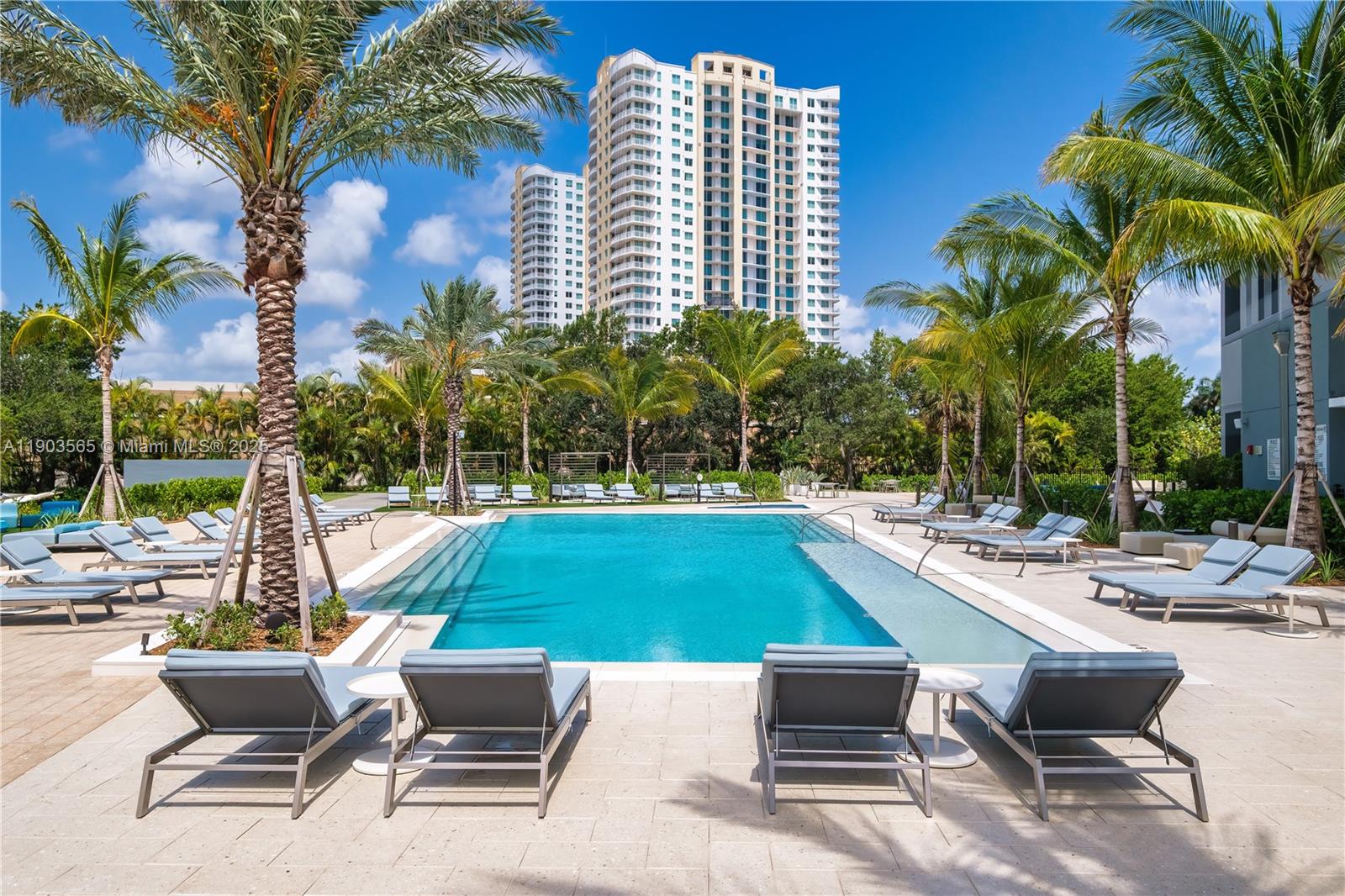 101 Diplomat Pkwy #2507