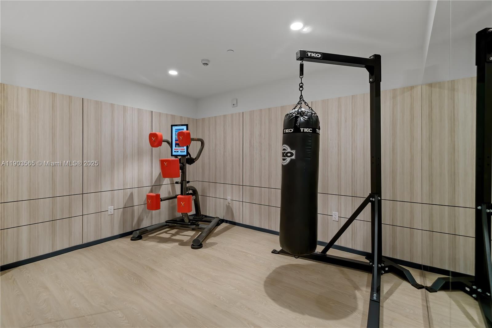 101 Diplomat Pkwy #2507 Hallandale Beach, FL 33009