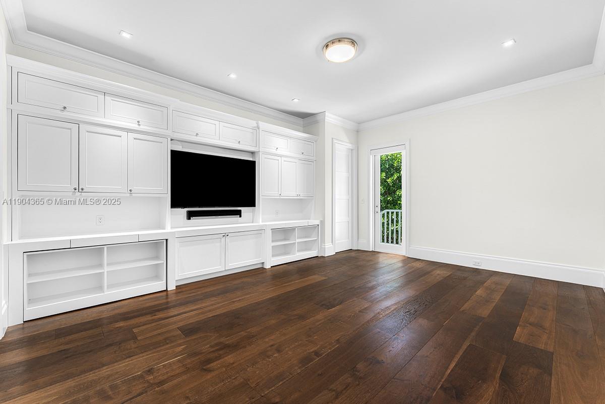 2500 Regatta Ave Miami Beach, FL 33140