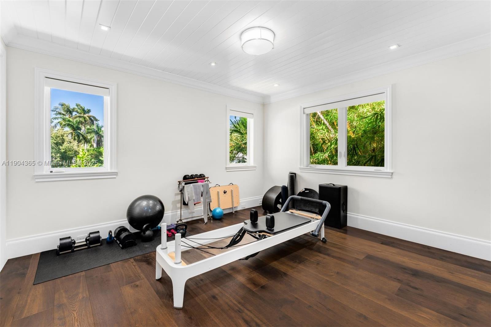 2500 Regatta Ave Miami Beach, FL 33140