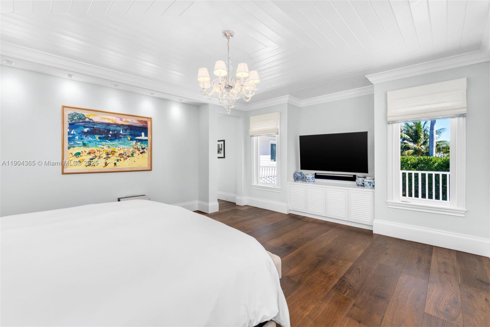 2500 Regatta Ave Miami Beach, FL 33140