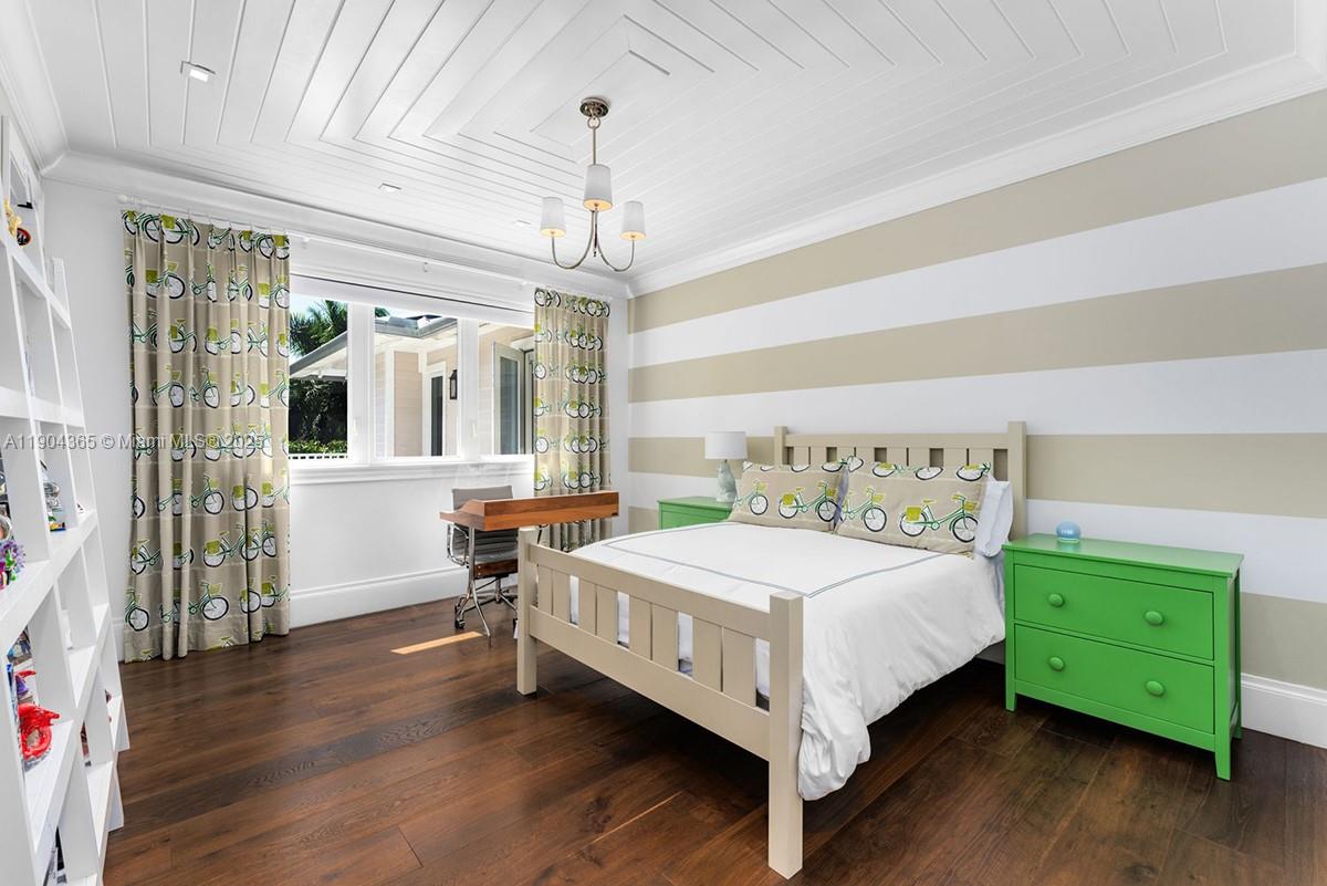 2500 Regatta Ave Miami Beach, FL 33140