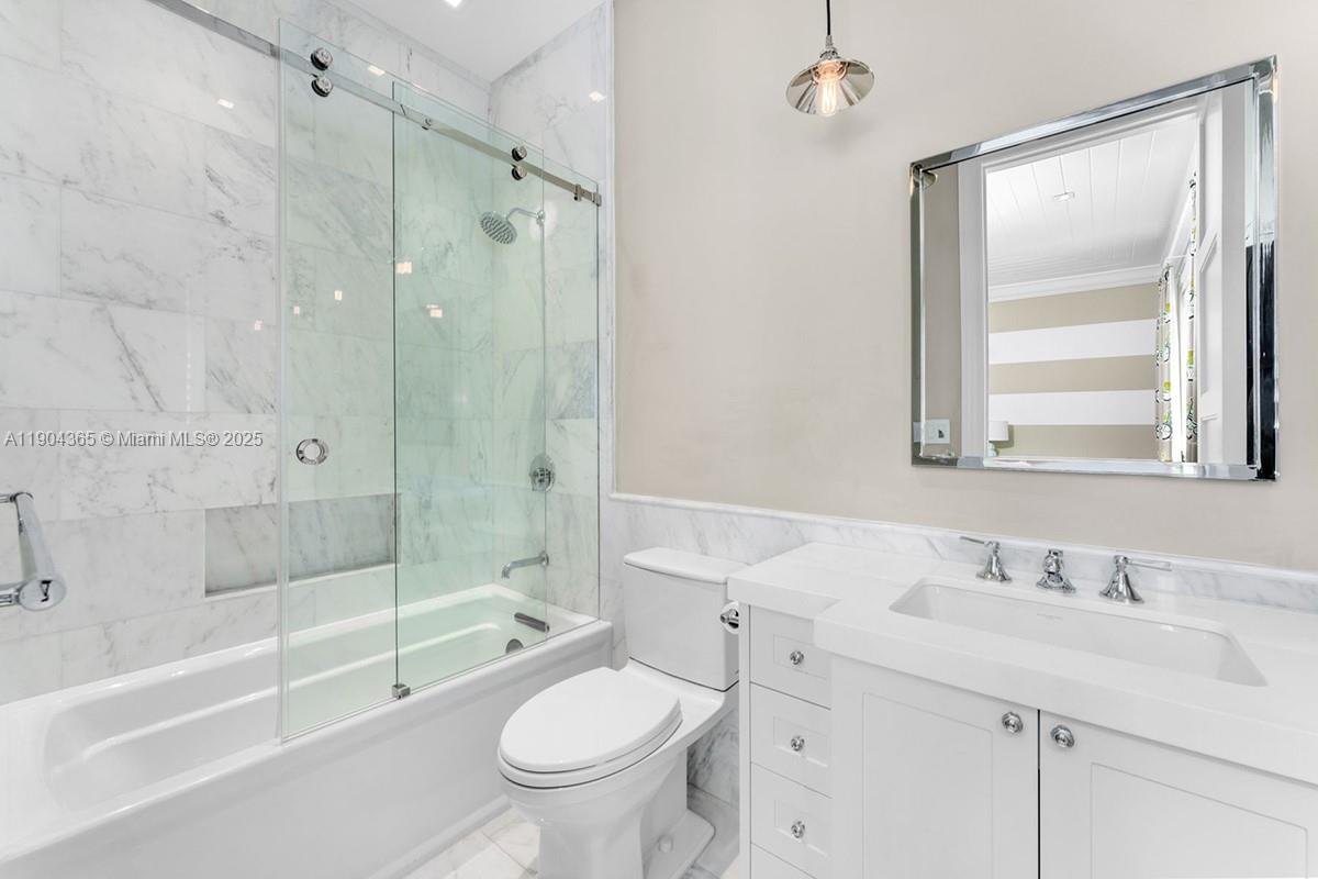 2500 Regatta Ave Miami Beach, FL 33140