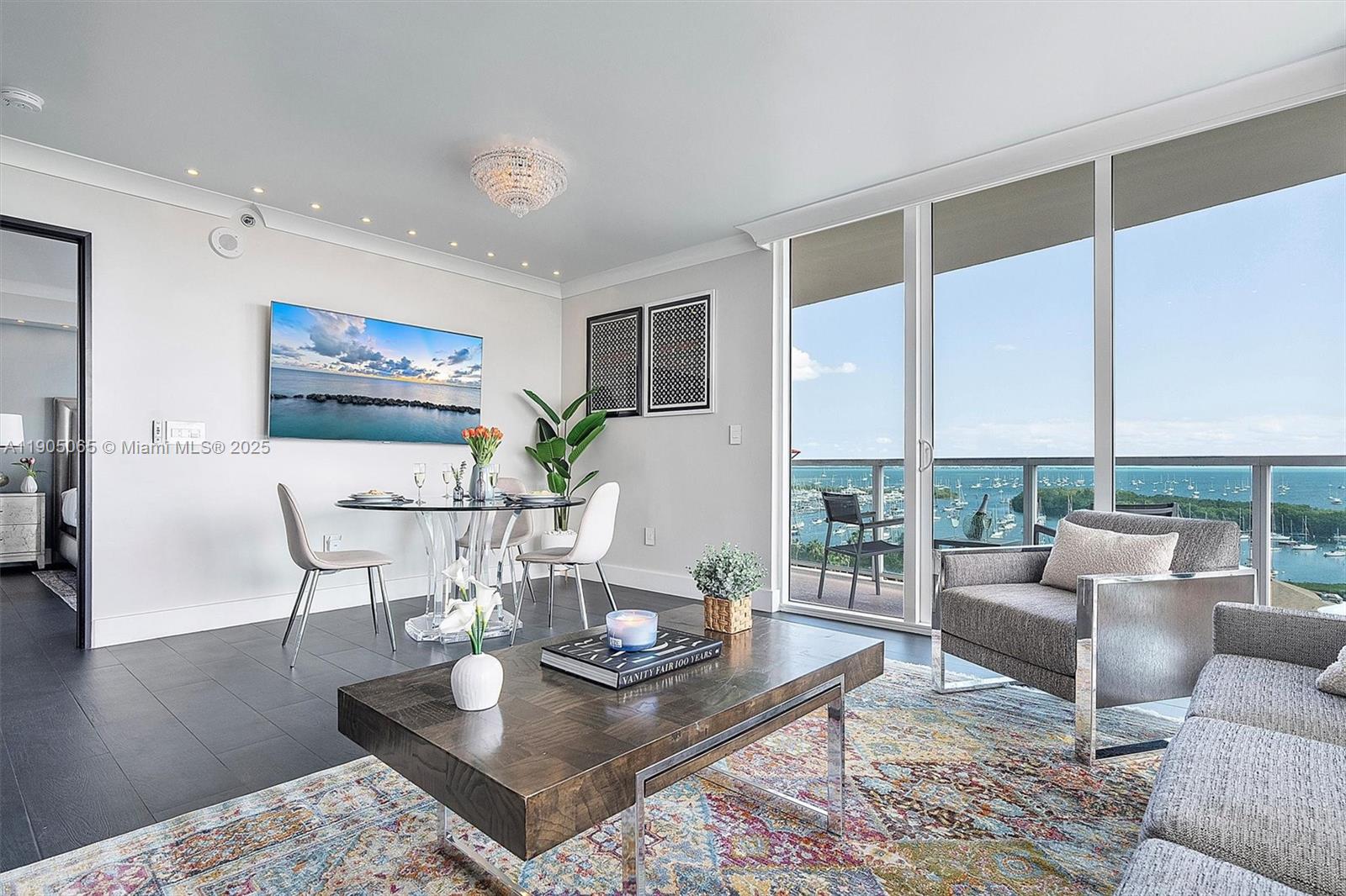 image Mutiny Park Condo/arya24