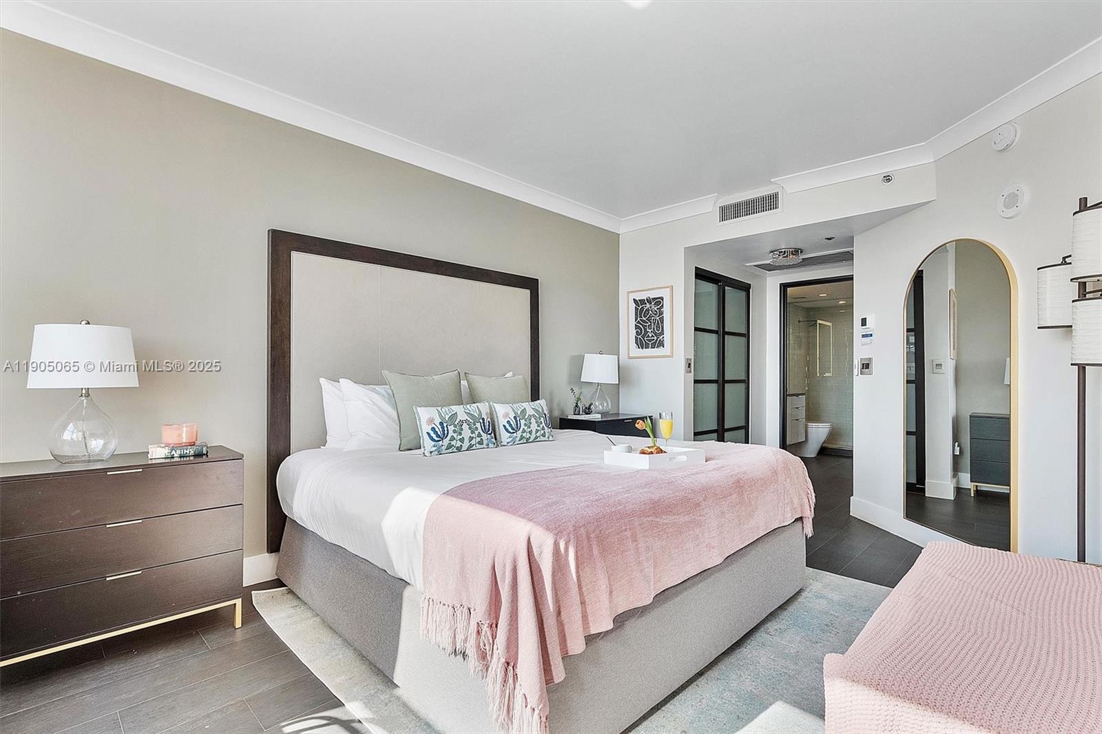 image Mutiny Park Condo/arya25