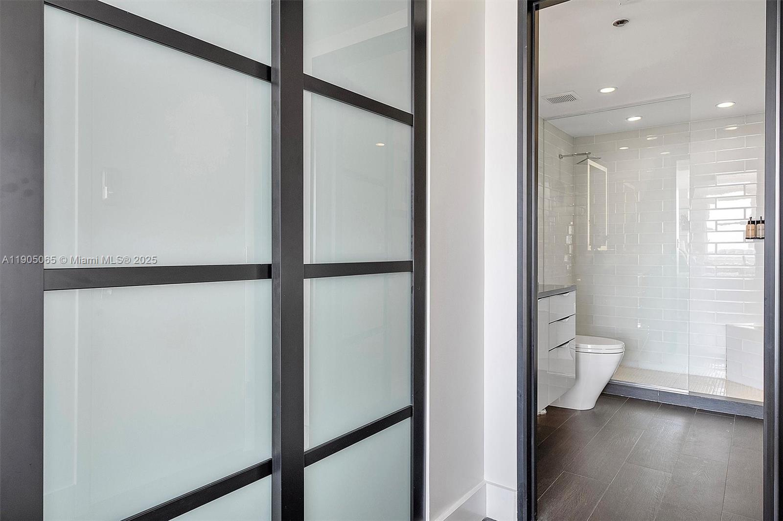 image Mutiny Park Condo/arya28