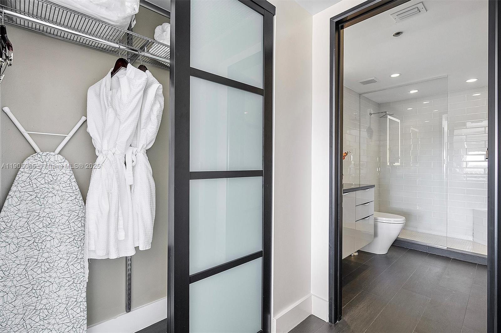 image Mutiny Park Condo/arya29