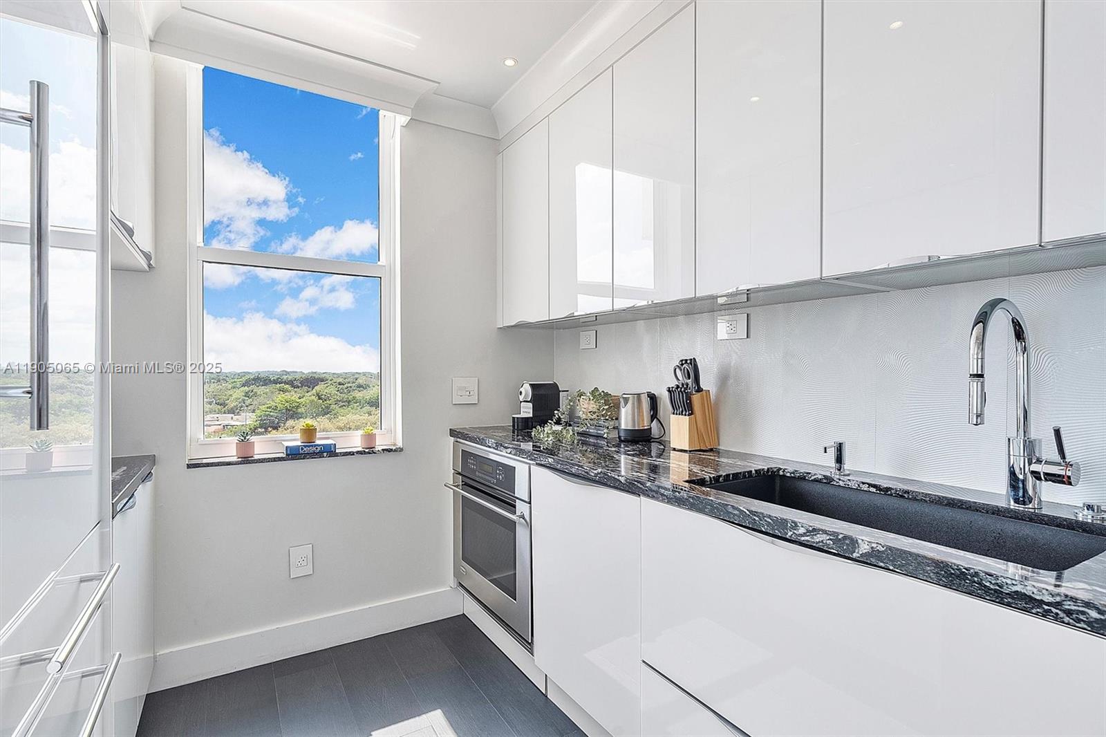 image Mutiny Park Condo/arya36