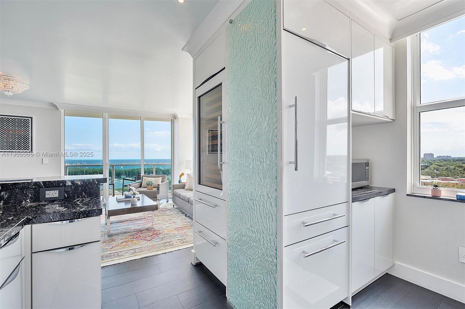 image Mutiny Park Condo/arya37