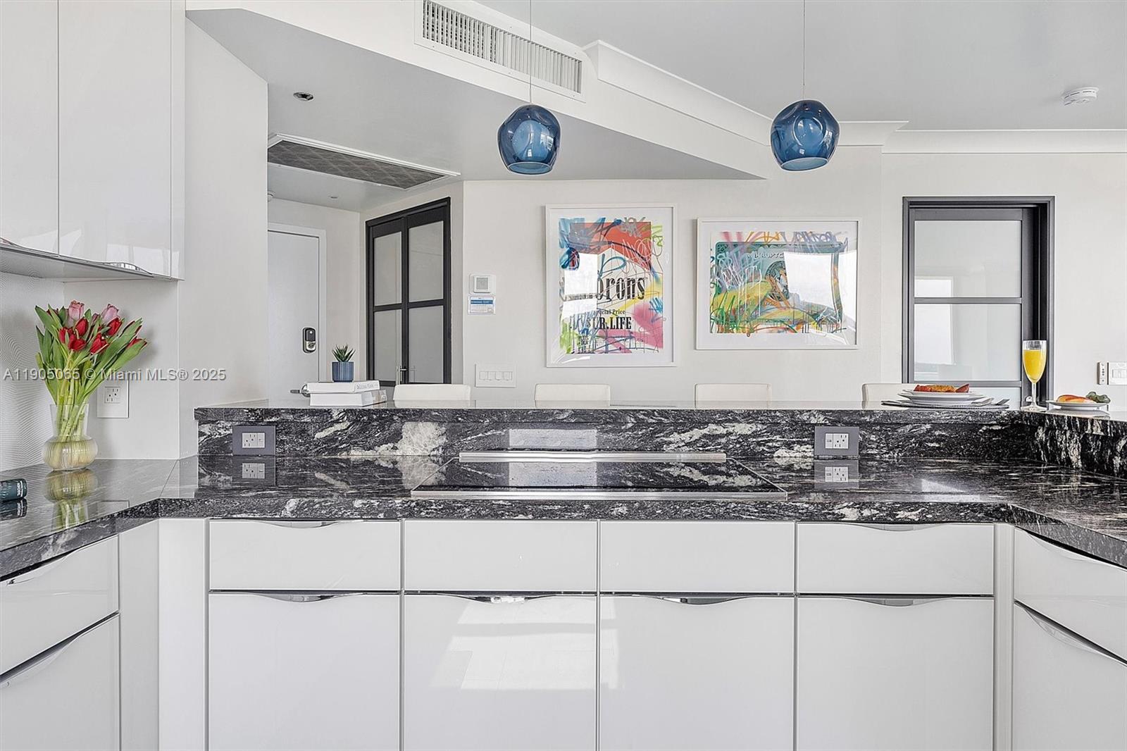 image Mutiny Park Condo/arya39