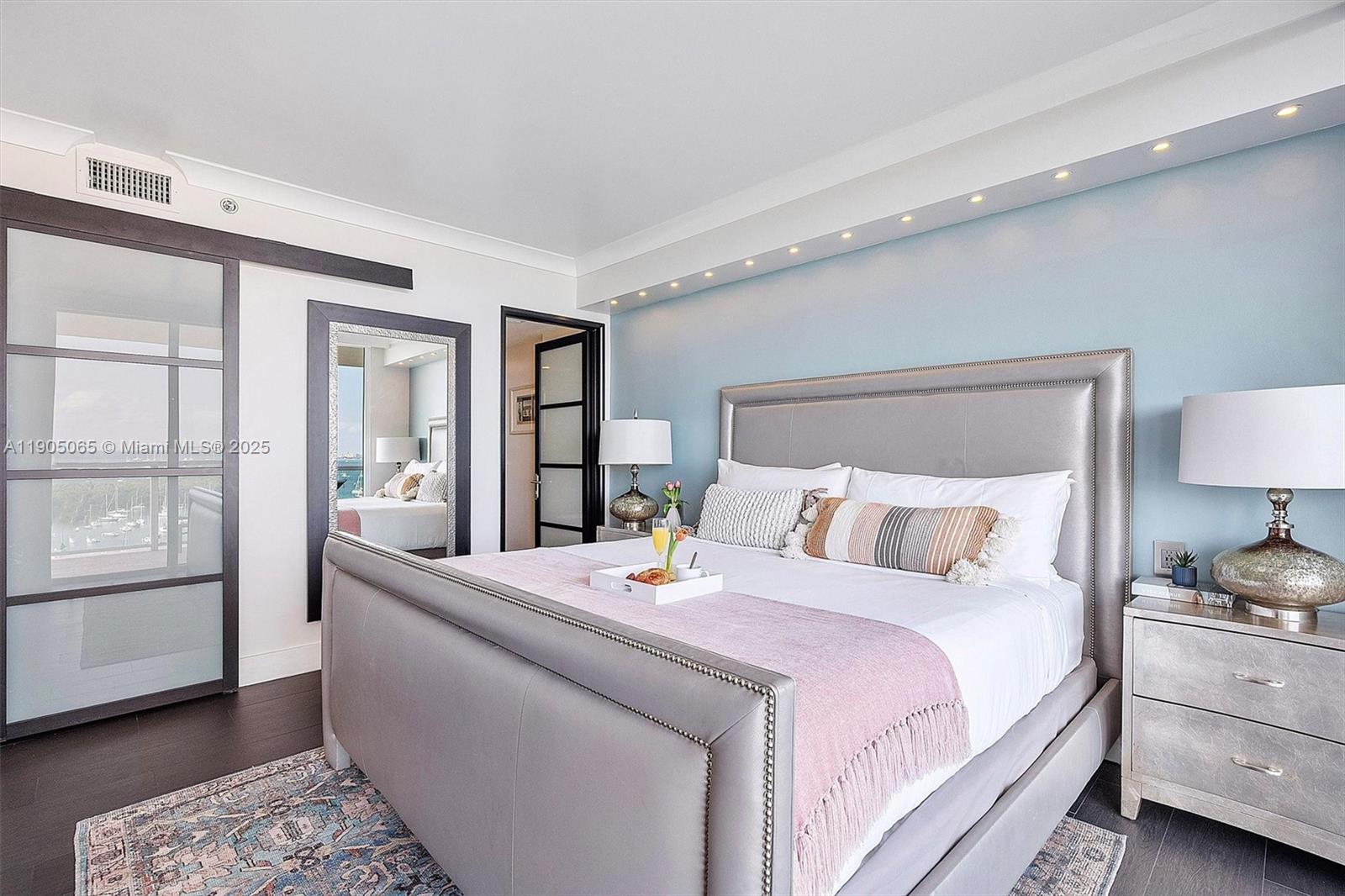 image Mutiny Park Condo/arya45