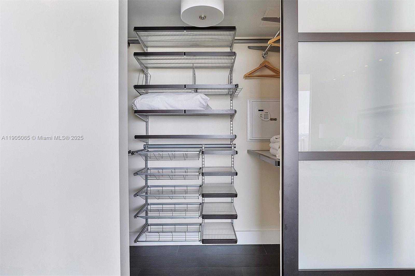 image Mutiny Park Condo/arya46