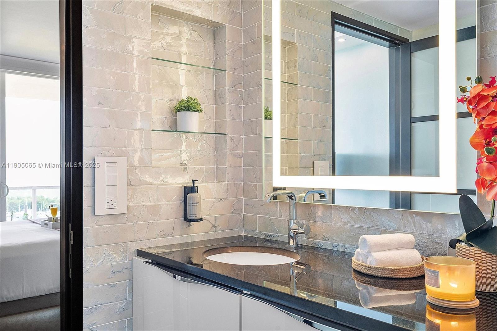 image Mutiny Park Condo/arya50