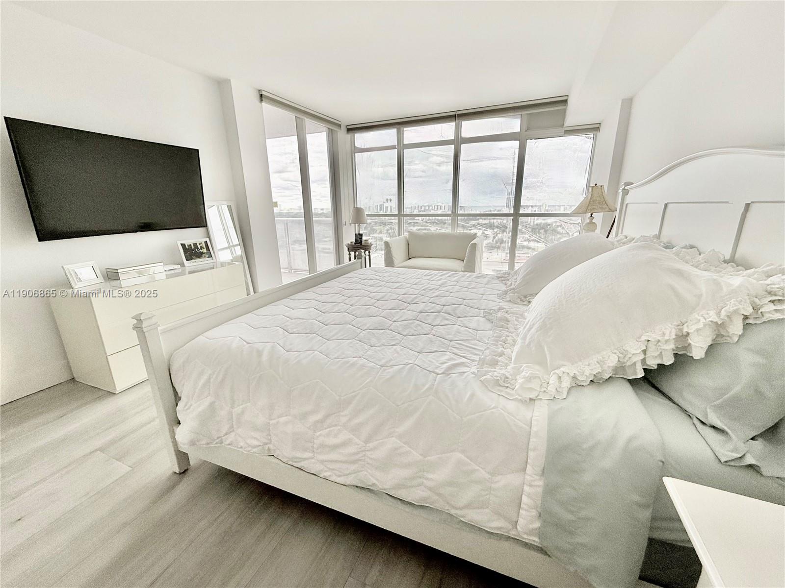 image Sunset Harbour South12