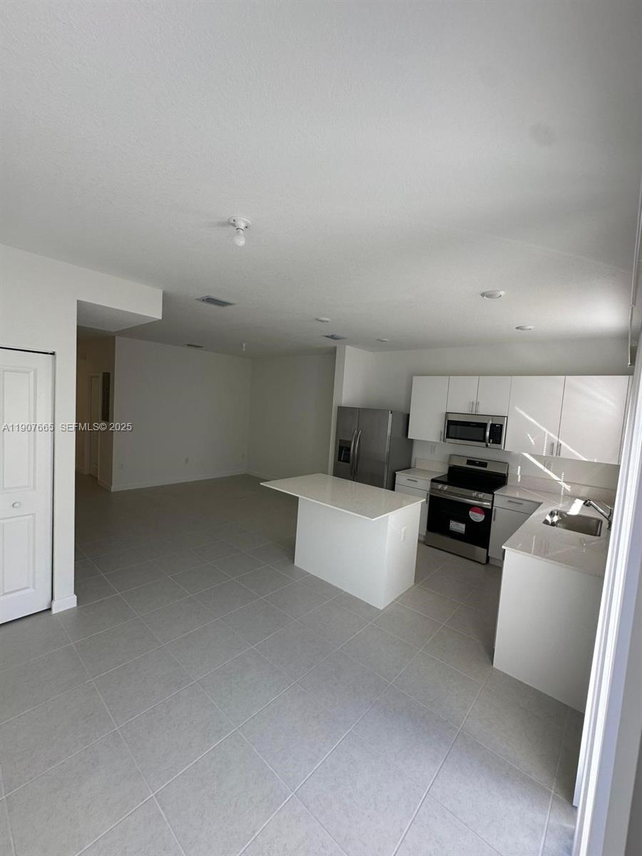 12848 SW 232nd Ter Miami, FL 33032