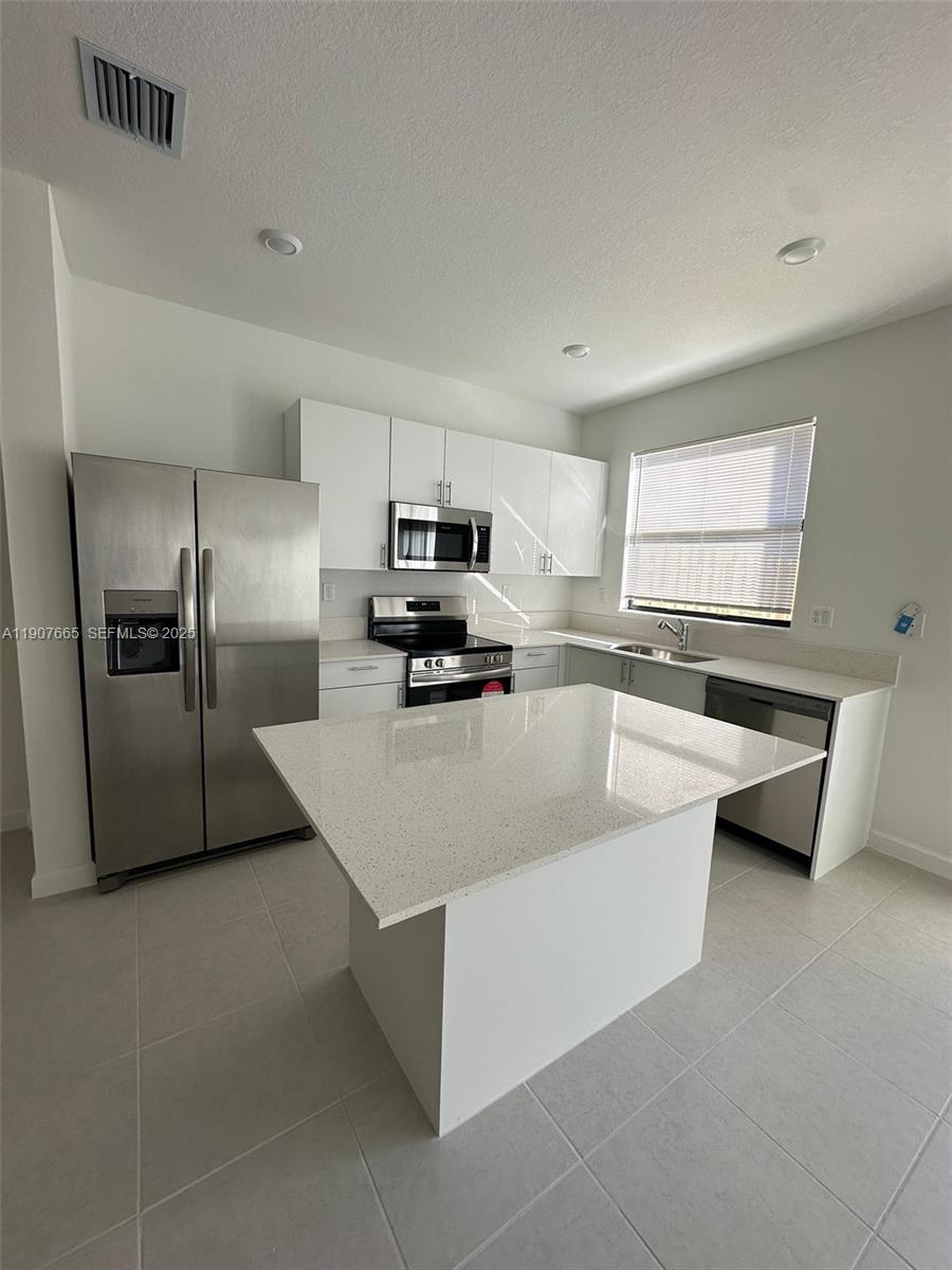 12848 SW 232nd Ter Miami, FL 33032