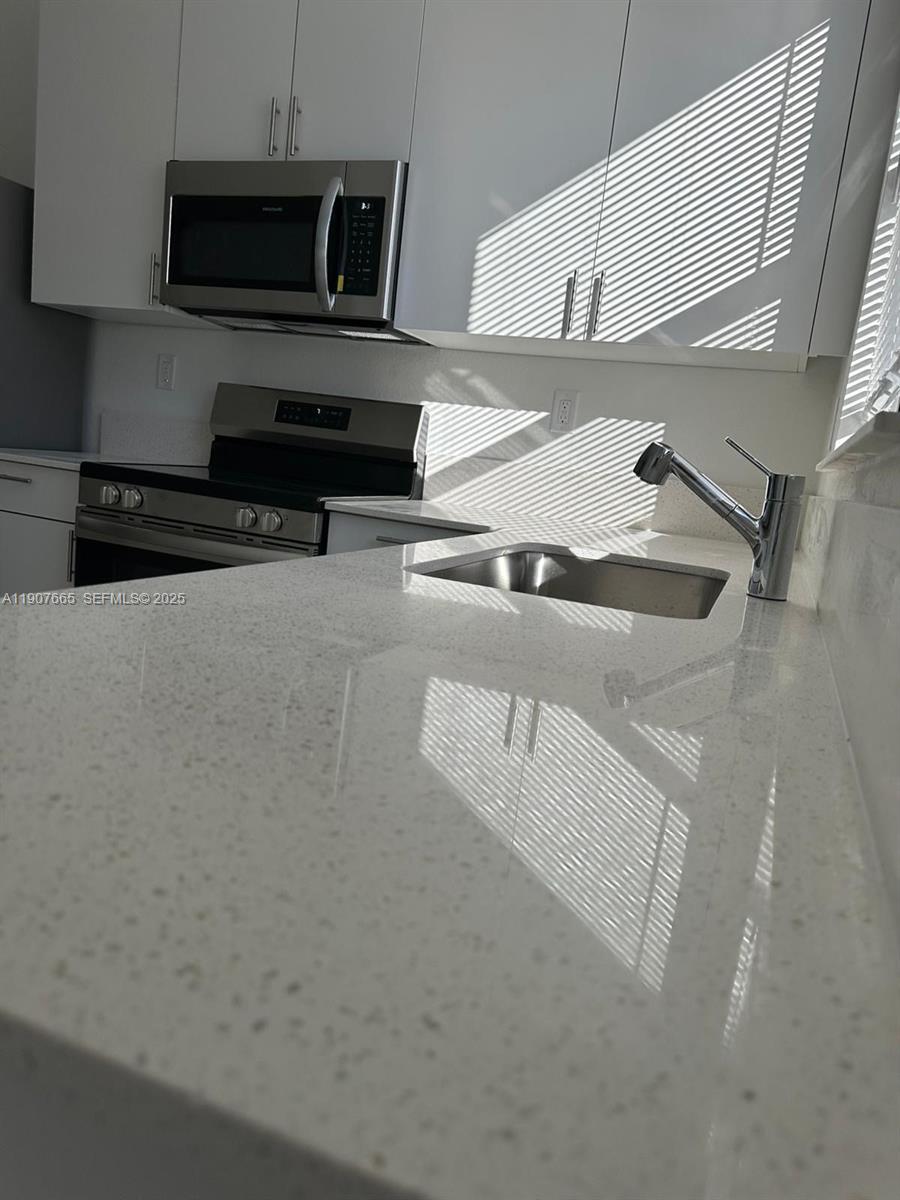 12848 SW 232nd Ter Miami, FL 33032