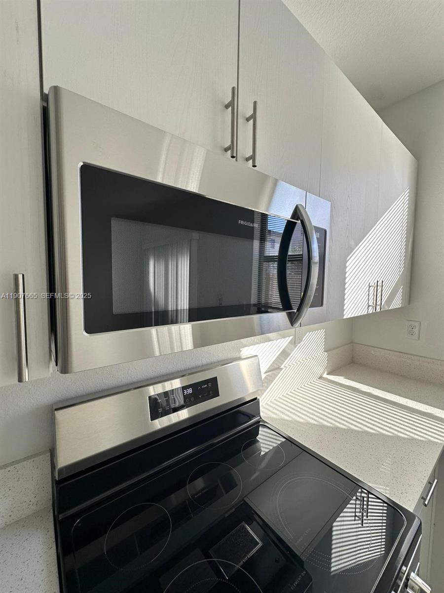 12848 SW 232nd Ter Miami, FL 33032