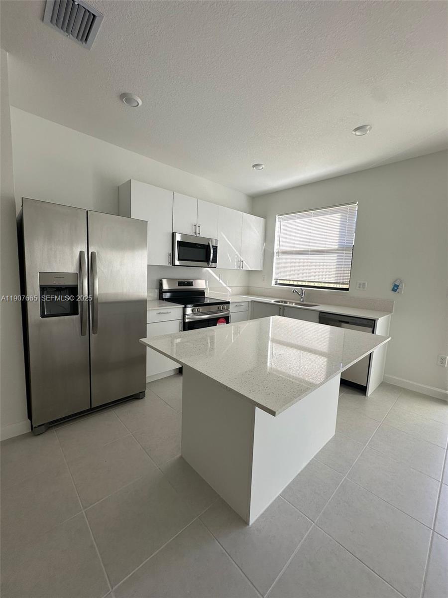 12848 SW 232nd Ter Miami, FL 33032