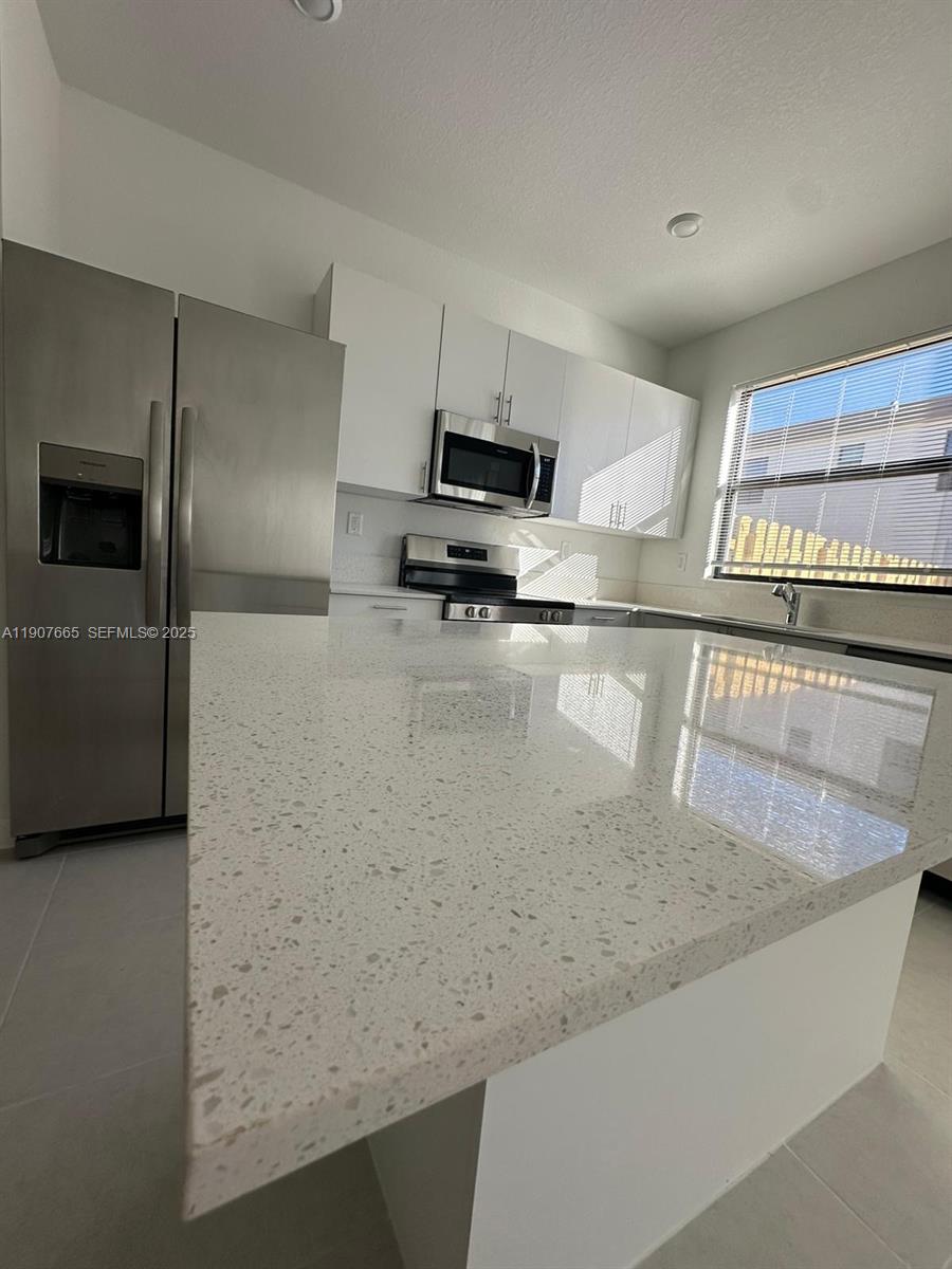 12848 SW 232nd Ter Miami, FL 33032