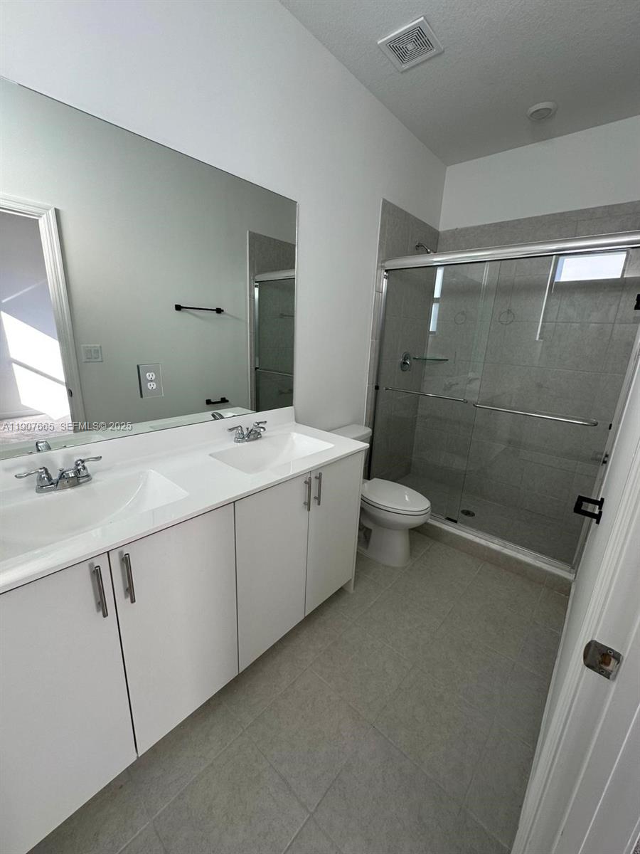 12848 SW 232nd Ter Miami, FL 33032