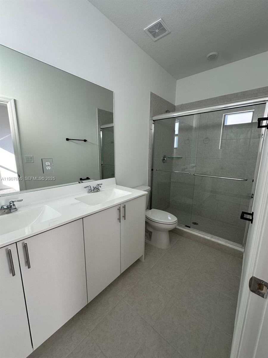 12848 SW 232nd Ter Miami, FL 33032