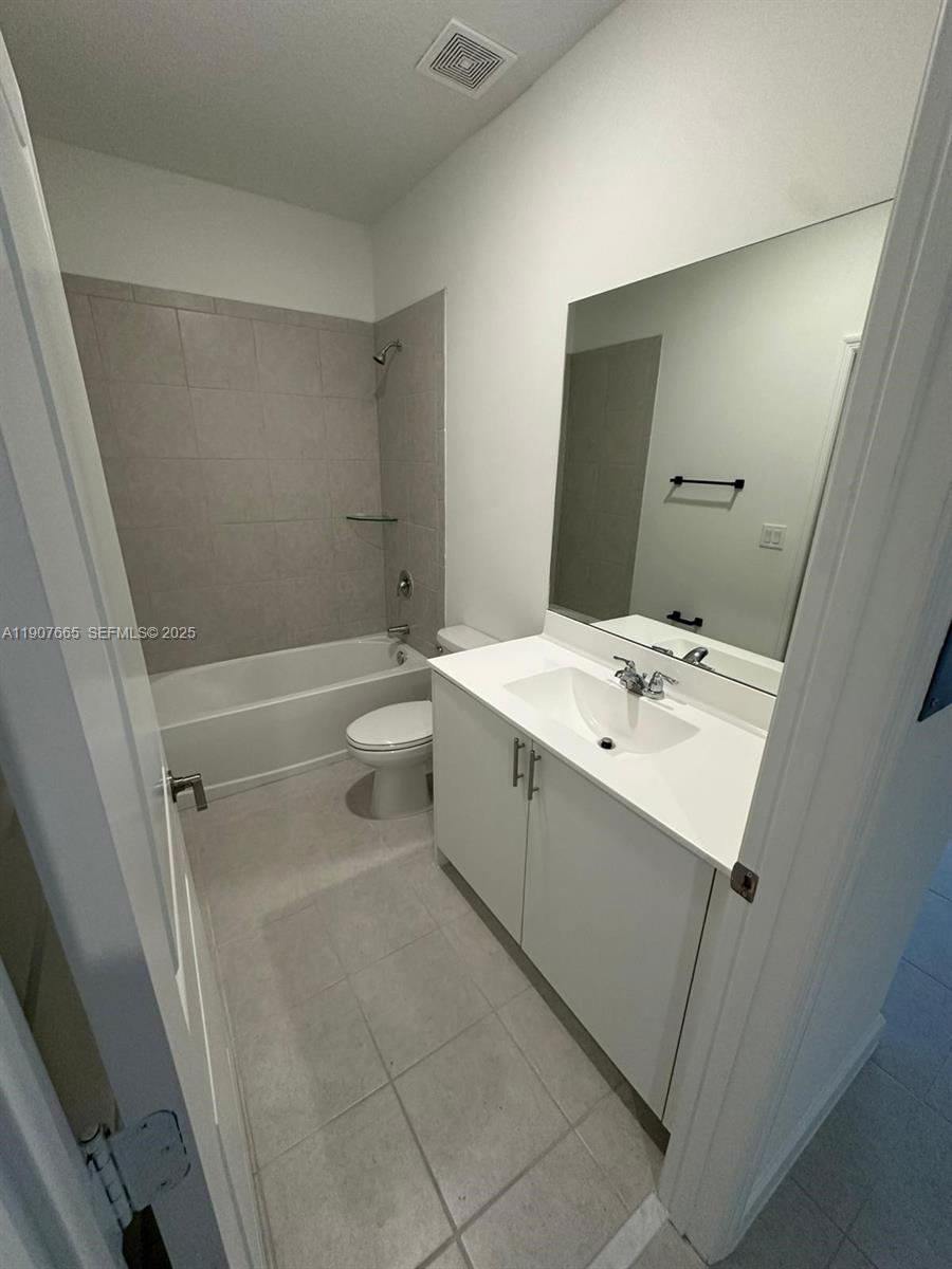 12848 SW 232nd Ter Miami, FL 33032