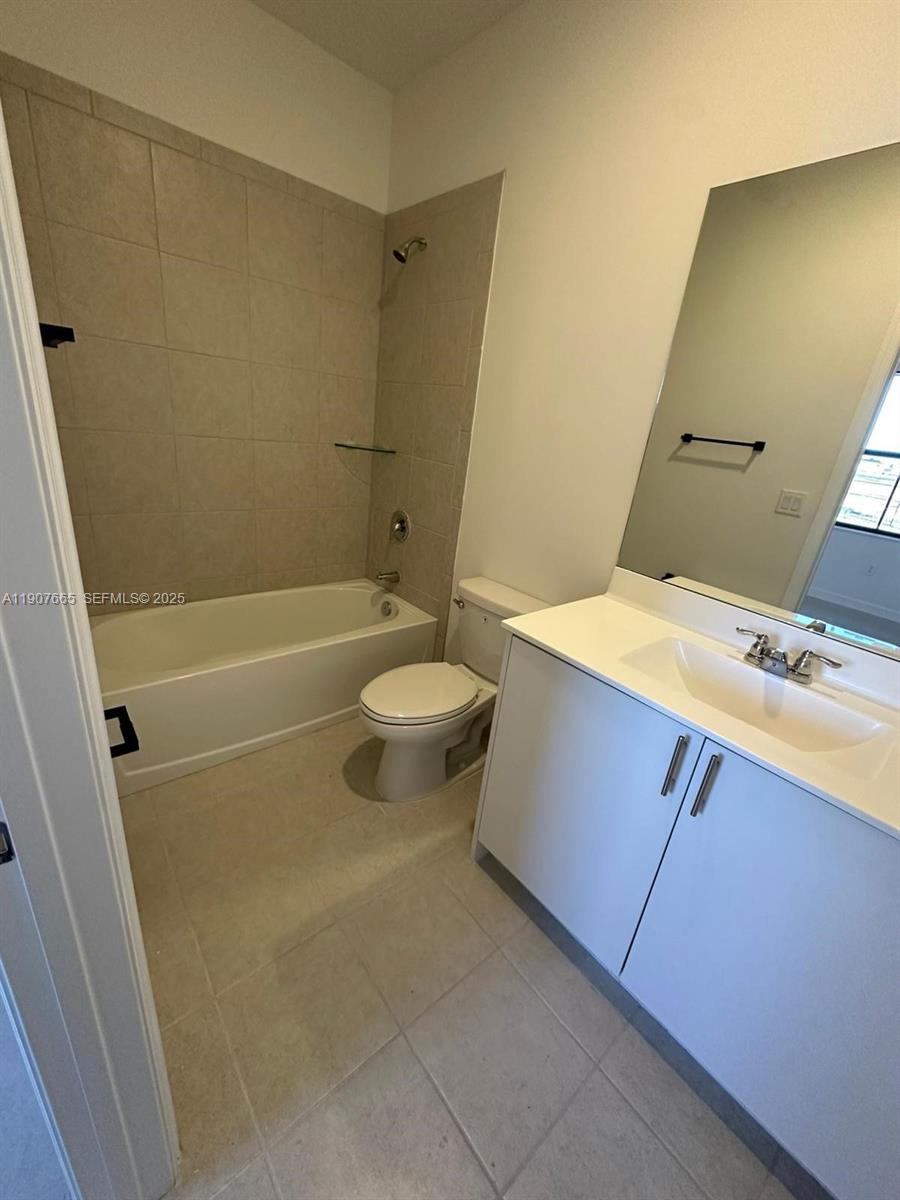 12848 SW 232nd Ter Miami, FL 33032