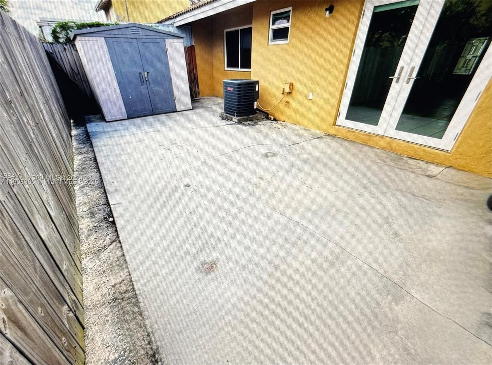 11583 NW 4th Way Sweetwater, FL 33172