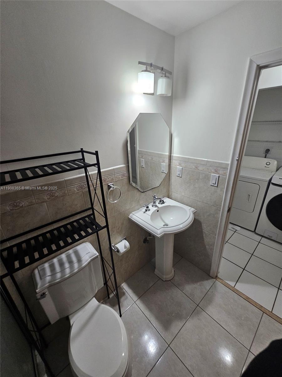 11583 NW 4th Way Sweetwater, FL 33172