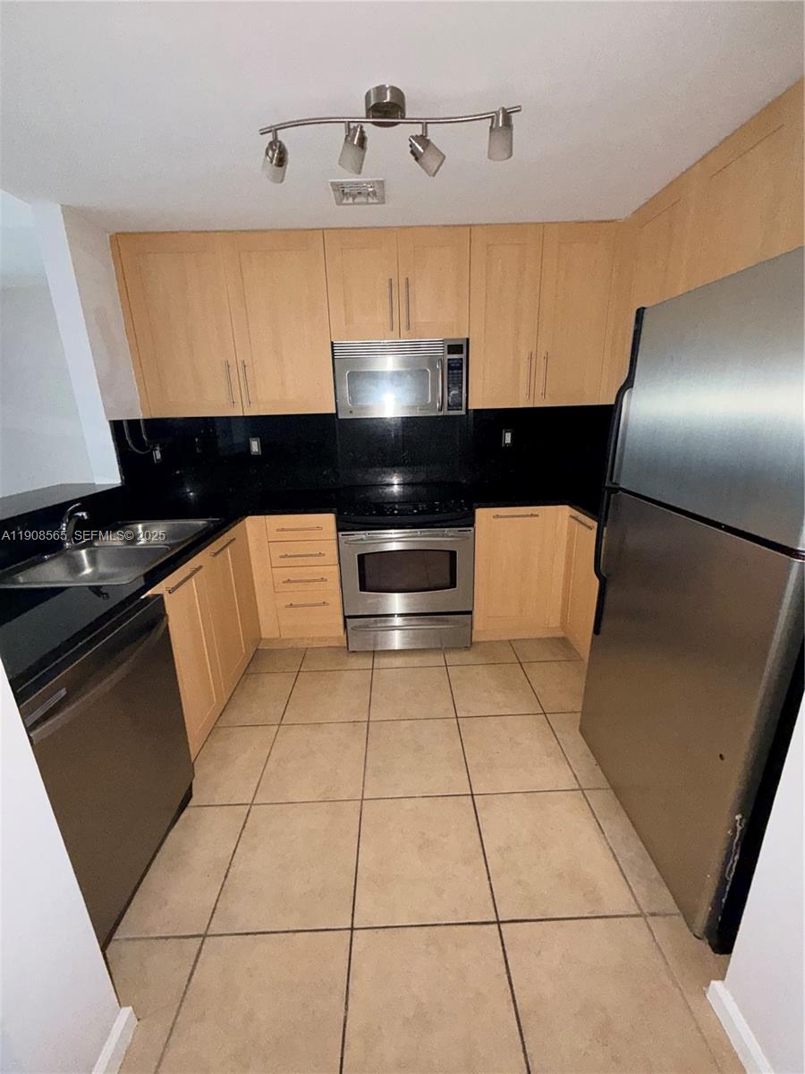 511 SE 5th Ave #806 Fort Lauderdale, FL 33301