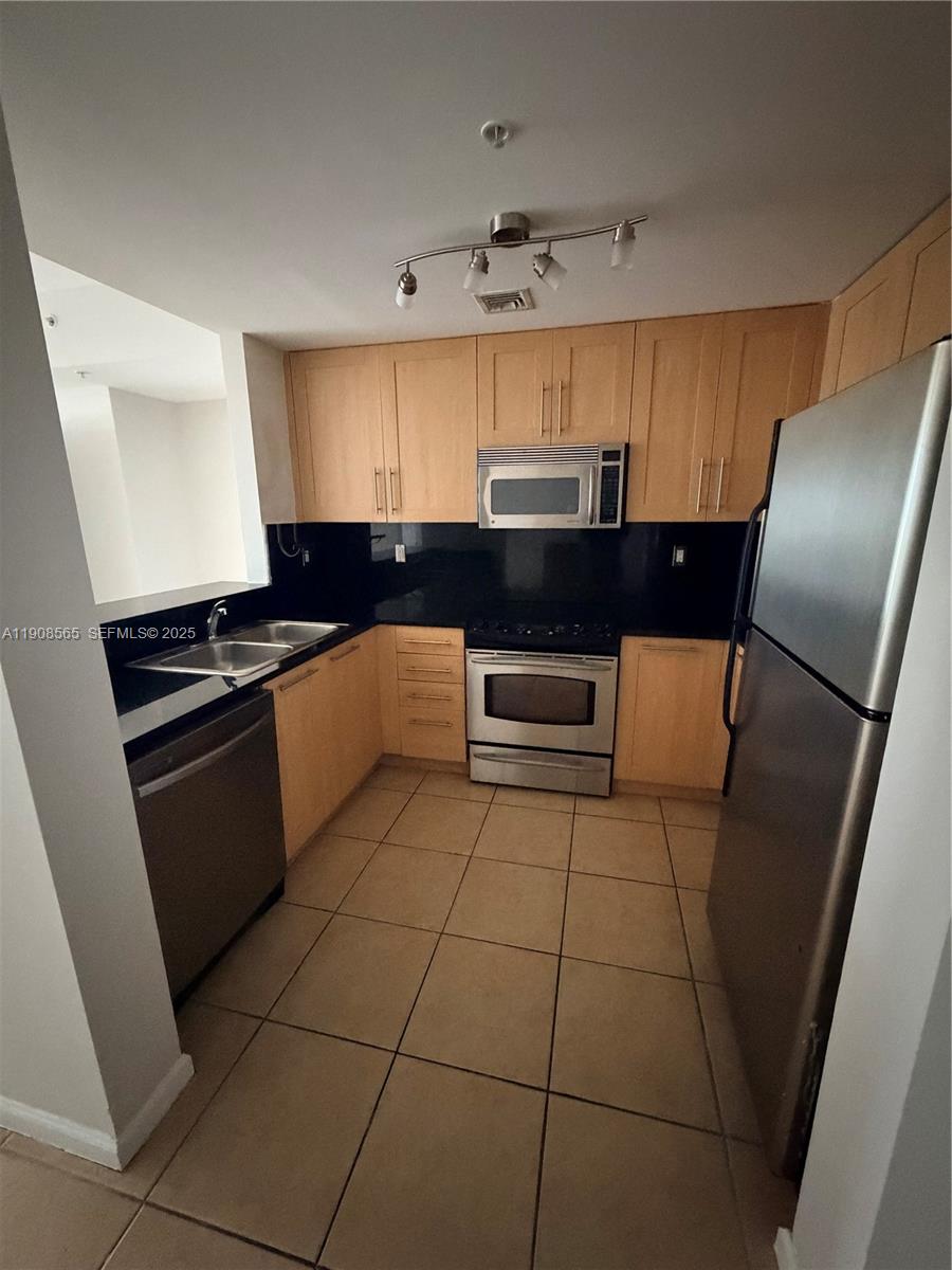 511 SE 5th Ave #806 Fort Lauderdale, FL 33301