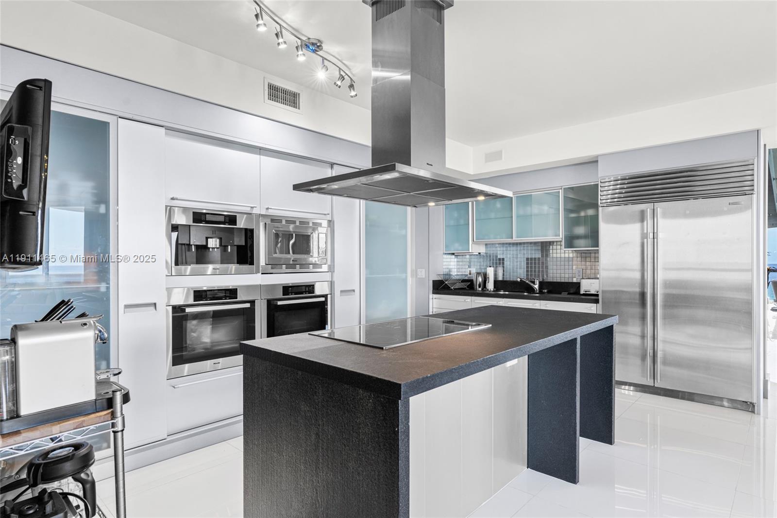 18201 Collins Ave #709 Sunny Isles Beach, FL 33160