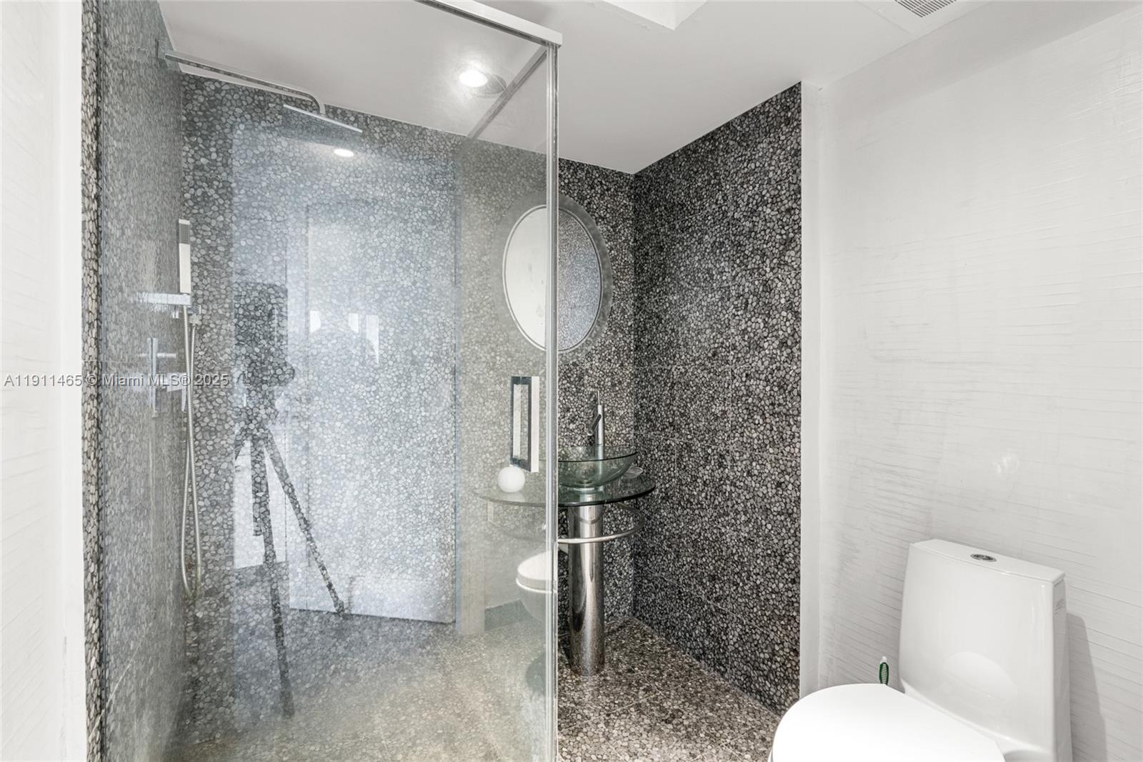 18201 Collins Ave #709 Sunny Isles Beach, FL 33160